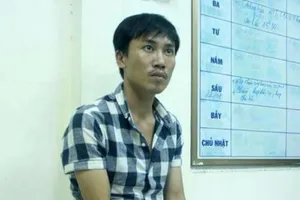 Nàng muốn quay về với người cũ, chàng bèn ra tay