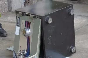 Núp trong siêu thị điện máy phá két trộm tiền tỉ