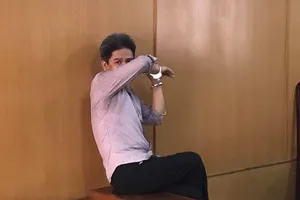 Làm kiểm soát hành lý tại sân bay có 'giá' 400 triệu