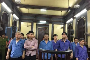 Trùm giang hồ khu Sở Thùng cãi tay đôi với công tố