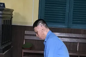 Bị tẩm xăng đốt chết vì muốn chia tay với người tình