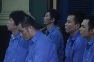 Đang xử băng nhóm Tý 'điên' khét tiếng Bến xe Miền Đông