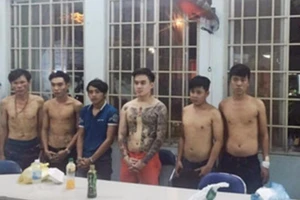 Đại ca liên tục bị cướp ngôi vì chỗ bảo kê hái ra tiền