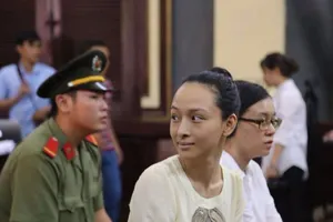 Phương Nga xin thôi 'cấm đi khỏi nơi cư trú'