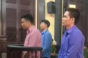 Xem camera cũng... khó nhìn ra hung thủ