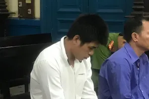 Vào tù do 'vượt rào' với con gái của chủ