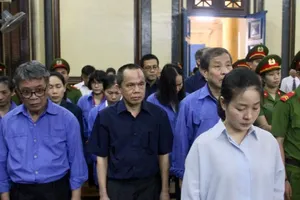 Tiếp xúc luật sư, bà Hứa Thị Phấn chỉ nói 1 câu: 'Chị bị oan'!