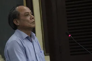 Tòa truy hỏi phó chánh thanh tra Ngân hàng Nhà nước