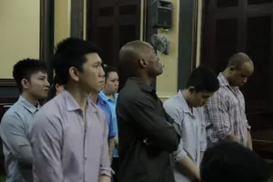 Trai Tây lừa tình lẫn tiền của các quý bà