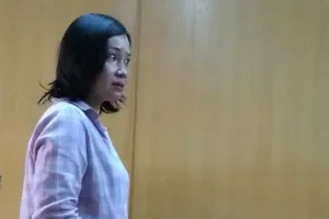 Vợ chồng 'hờ' lừa cha nuôi hàng tỉ đồng 