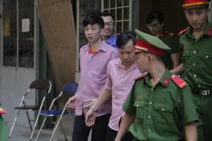 Buôn lậu xong chủ mưu thoát án, người làm bị phạt 12 năm tù