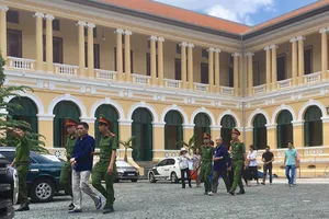 Giám đốc làm thuê phải lãnh án và bồi thường hàng trăm tỉ