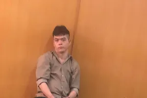 Bị cáo thắc mắc: 'Lượm ve chai sao lại bị tội trộm?'