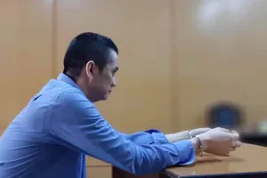 Việt kiều Mỹ buôn lậu nhờ người đưa đón tận sân bay