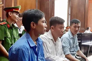 Lãnh án vì buôn tiền giả với bạn tù