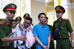 Luật sư nói: 'Không phải thuốc giả thì có gì đâu lớn'