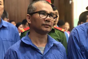 Ông trùm mua bán 379 bánh heroin hầu tòa