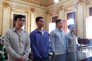 Ế khách, chủ quán thuê người đánh dằn mặt em cột chèo