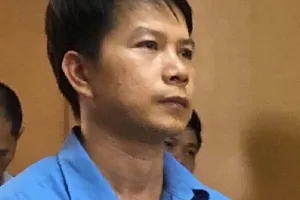 Cựu công an án nhẹ nhờ giám đốc ngân hàng giao cặp tiền rỗng