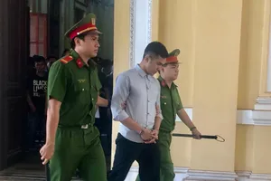 Xử vụ 9x ngụy trang kín mít bắn người tại Hóc Môn