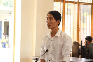 Bị dìm xuống bể bơi, vợ đòi chồng bồi thường 55 triệu đồng