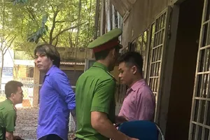 Ngồi tù vẫn điều hành công ty cho vay lãi nặng