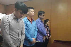 Lãnh án vì ném đá, tạt mắm đòi nợ cho người đã mất