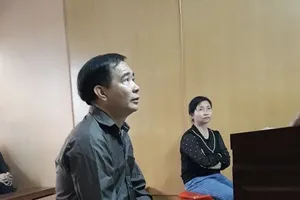 Chồng vào chùa trộm điện thoại Vertu kéo vợ vướng lao lý