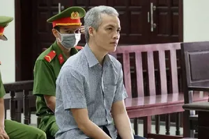 Cựu viện phó nhận 2.500 USD nói không phải của hối lộ