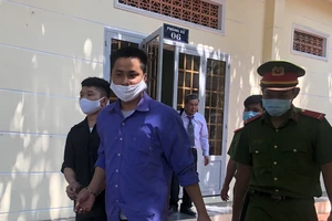 Bị công an bắt quả tang khi đặt xe ôm đi giao ma túy