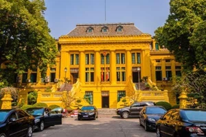 Toà xét xử cả ngày nghỉ, công chức tòa án làm việc tại cơ quan