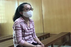 Nữ sinh viên trường y mua bán hàng cấm lãnh 20 năm tù