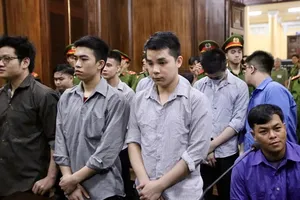 Tuyên phạt Phúc XO 12 năm tù sau ít phút quay lại xét hỏi