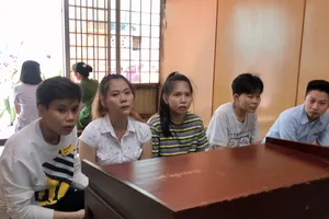 Nhóm trộm phối hợp với lễ tân khách sạn lấy tài sản du khách