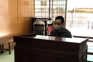 Chưa xong án trộm lại thêm tội cướp