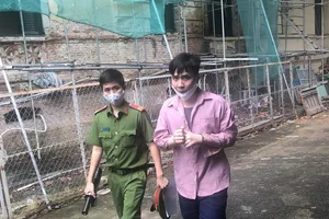 Kẻ cướp lạng lách bỏ chạy khiến phụ nữ ngã chấn thương sọ não