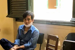 Vợ chồng cùng hầu toà vì tấn công người hàng xóm trọng thương