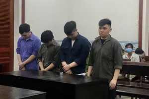 Trộm từ nước hoa của sếp đến máy tính của nhân viên