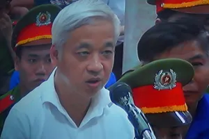 Vắng mặt do đang ở tù, bầu Kiên vẫn được tòa bảo vệ quyền lợi