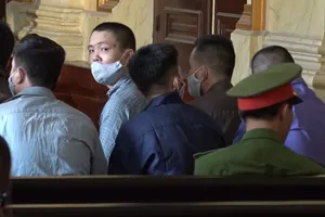 Tý Bà Dòm khai gì về Tuấn 'khỉ' tại tòa?