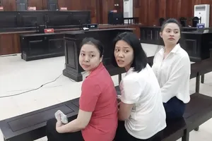 Hoãn xử hotgirl Ngọc Miu vì 1 nữ bị cáo đang chữa bệnh