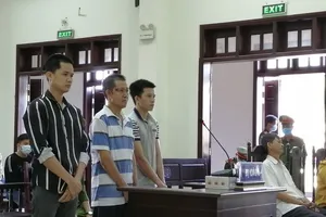 Tòa kiến nghị phạt hành chính bị hại vụ 3 cha con giết người