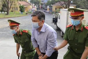 Bị cáo Bạch Diệp: 'Tài liệu ngân hàng cung cấp là giả'