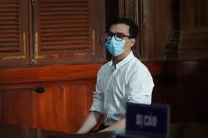 Tuyên án nam tiếp viên hàng không làm lây dịch COVID