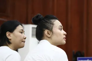 Hotgirl Ngọc Miu tỏ ra thoải mái tại phiên tòa phúc thẩm