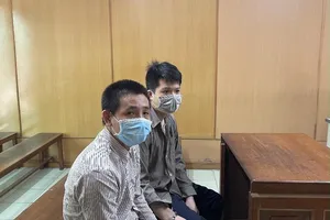 2 tên cướp chuyên canh me phụ nữ lúc đêm khuya