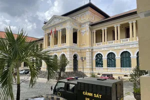 Chém bạn khi phát hiện xe bị thế chấp trả tiền nhậu 