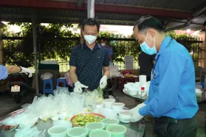 Chánh án nấu bữa sáng phục vụ tuyến đầu chống dịch COVID-19