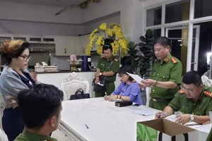 Truy tố nhóm kinh doanh công ty bán dự án 'ma' lừa gần 200 người