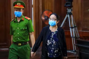 Bị cáo Bạch Diệp không đồng ý nộp bản chính tài liệu cho tòa